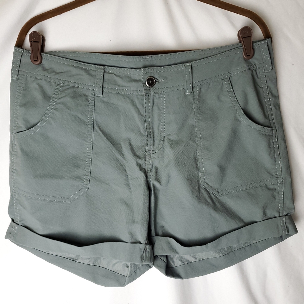 The North Face Nylon Cuffed Hiking Shorts Size 12